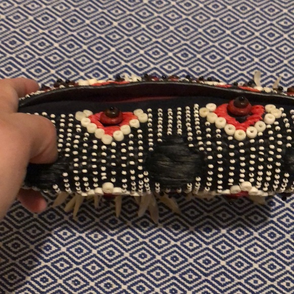 Limited edition shell 🐚 cross body clutch - Picture 2 of 4